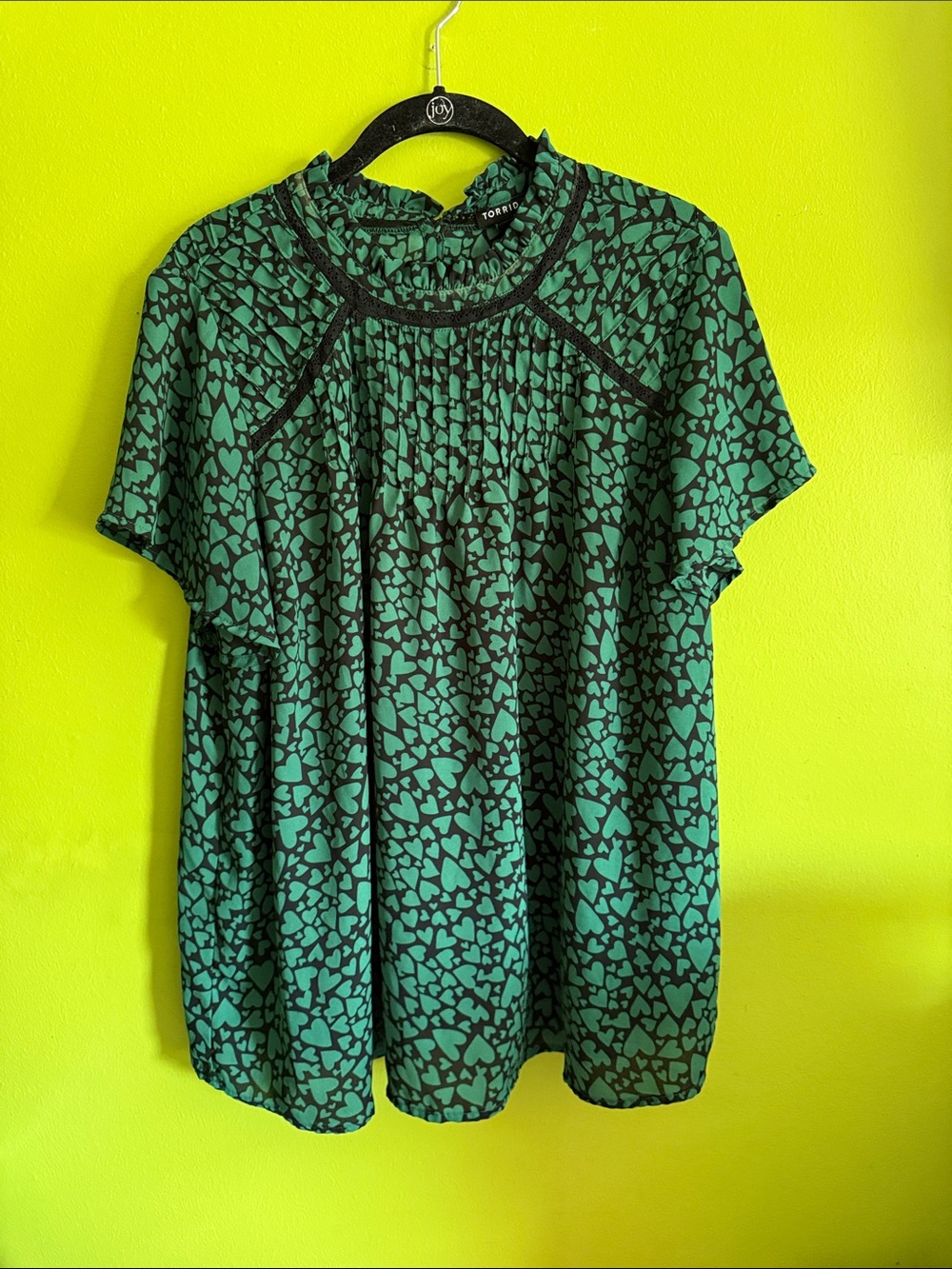 Torrid Green & Black Top Shirt Blouse With Hearts Size 0/L/12